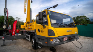 ¿Cuál es la mejor grúa hidráulica sobre camión?